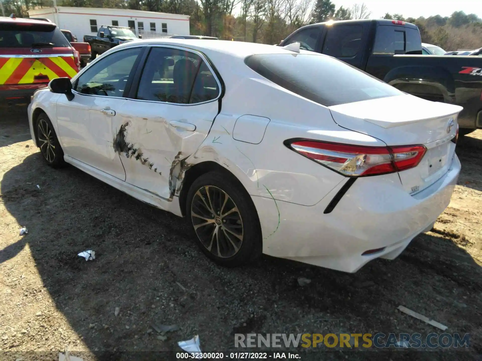 3 Photograph of a damaged car 4T1M11AK9LU958793 TOYOTA CAMRY 2020