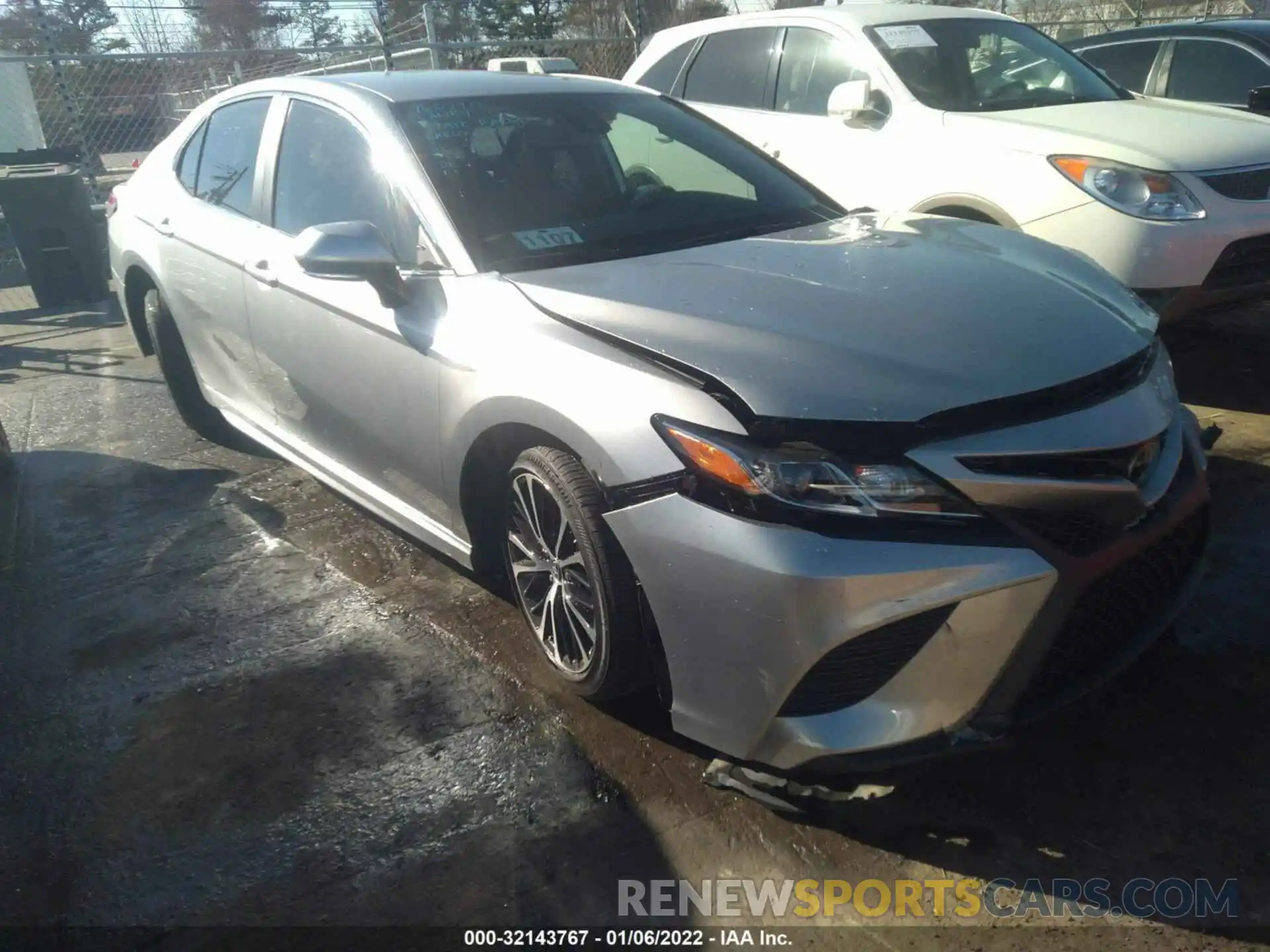 1 Photograph of a damaged car 4T1M11AK9LU958888 TOYOTA CAMRY 2020