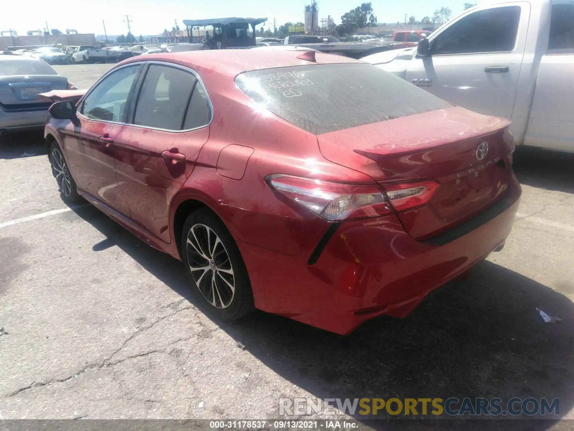 3 Photograph of a damaged car 4T1M11AKXLU319869 TOYOTA CAMRY 2020