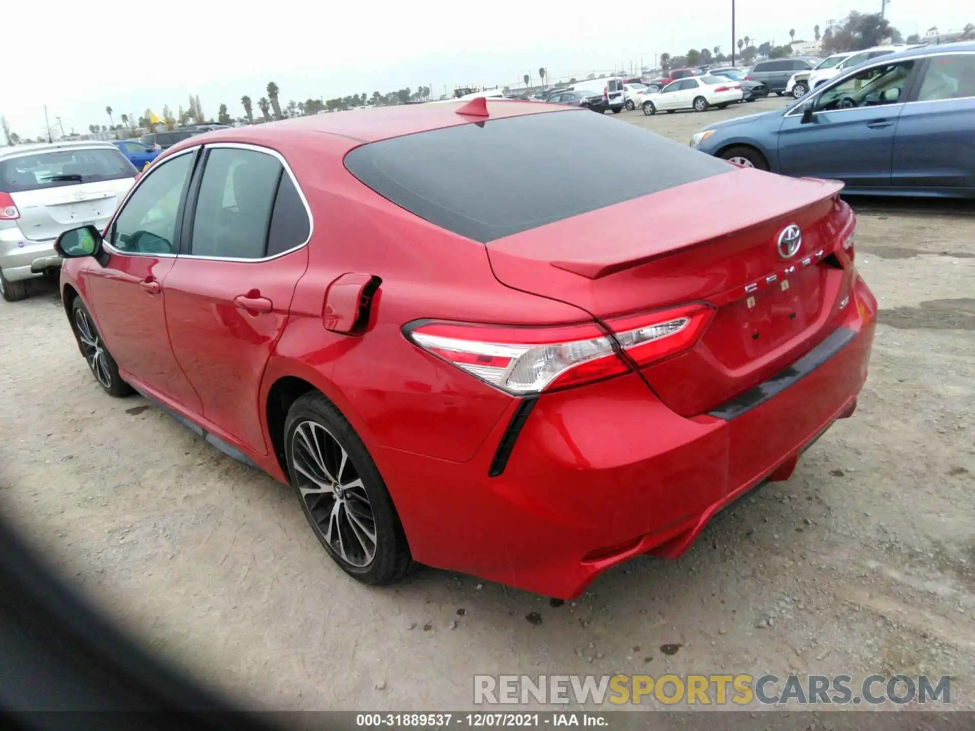 3 Photograph of a damaged car 4T1M11AKXLU333240 TOYOTA CAMRY 2020