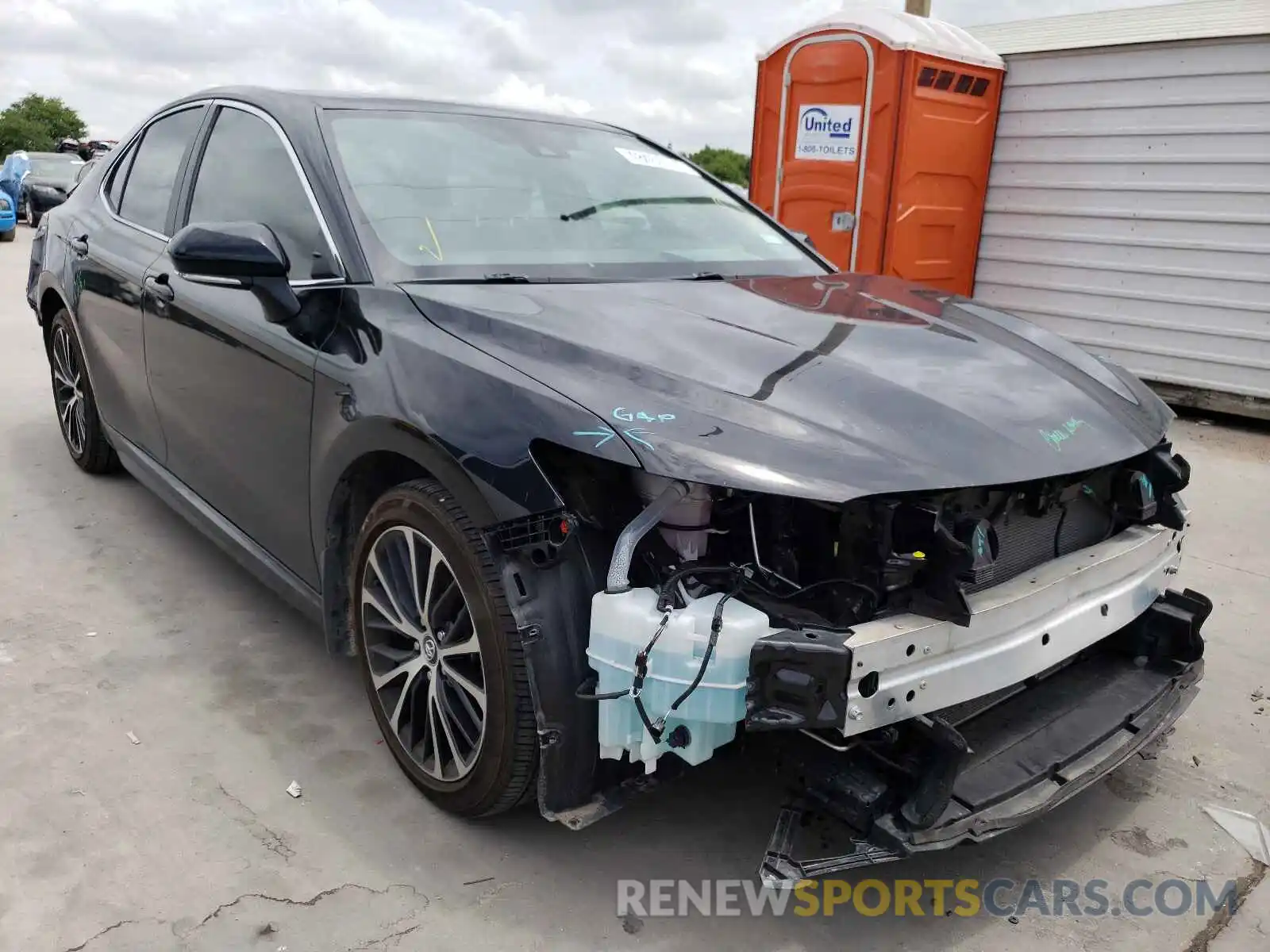 1 Photograph of a damaged car 4T1M11AKXLU333738 TOYOTA CAMRY 2020