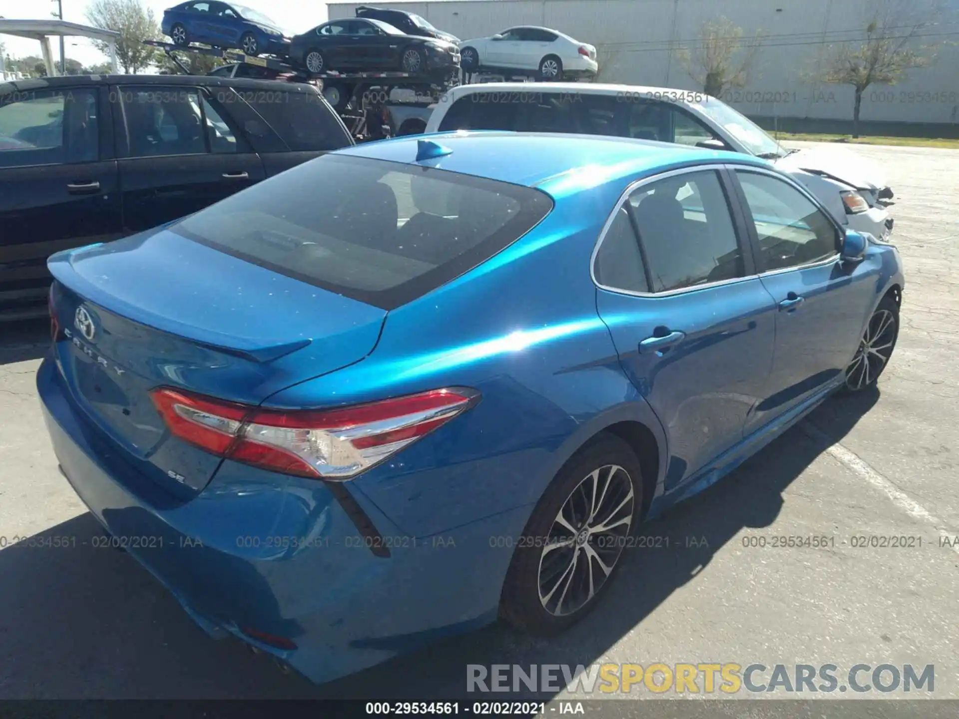 4 Photograph of a damaged car 4T1M11AKXLU345758 TOYOTA CAMRY 2020