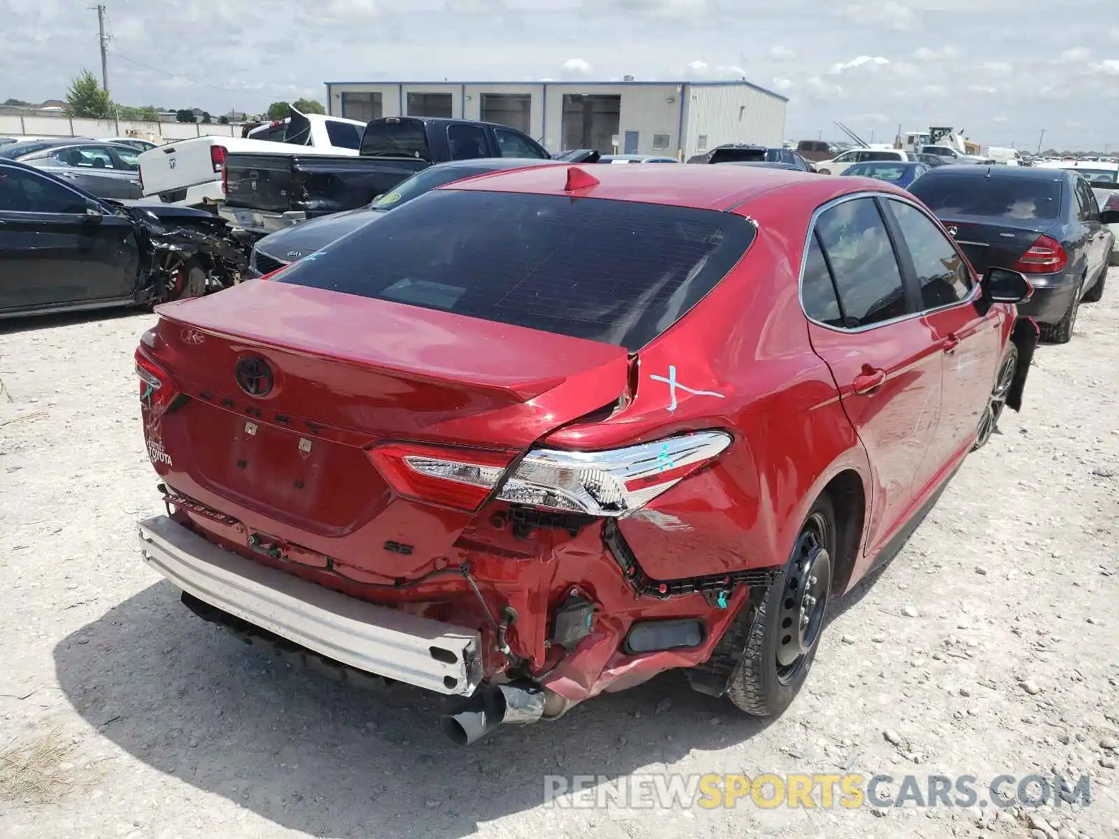 4 Photograph of a damaged car 4T1M11AKXLU364293 TOYOTA CAMRY 2020