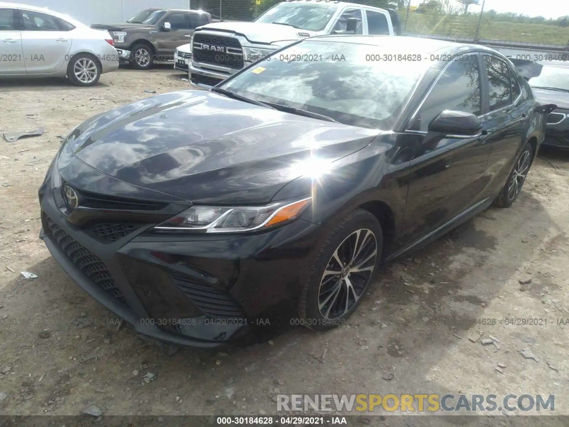 2 Photograph of a damaged car 4T1M11AKXLU387198 TOYOTA CAMRY 2020