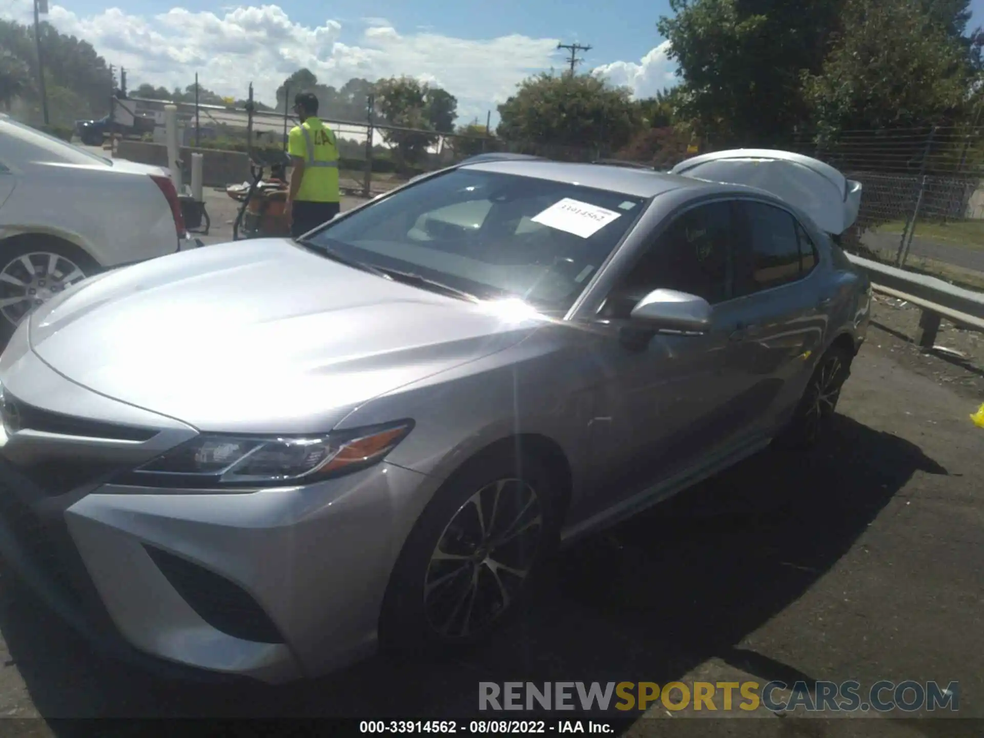 2 Photograph of a damaged car 4T1M11AKXLU391008 TOYOTA CAMRY 2020