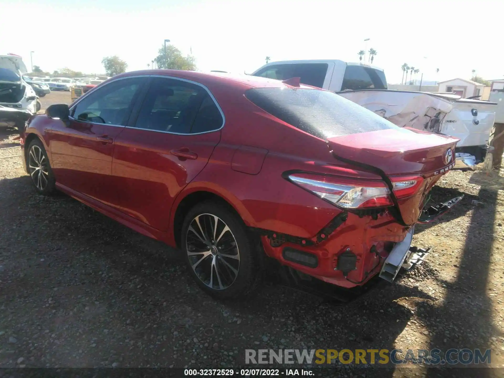 3 Photograph of a damaged car 4T1M11AKXLU397584 TOYOTA CAMRY 2020