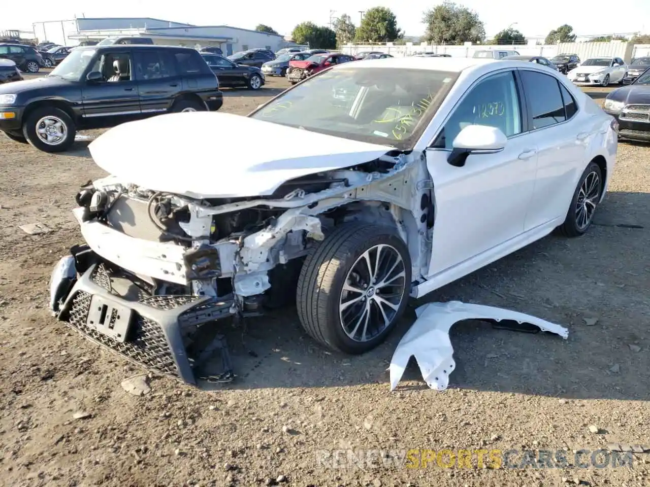 2 Photograph of a damaged car 4T1M11AKXLU874739 TOYOTA CAMRY 2020