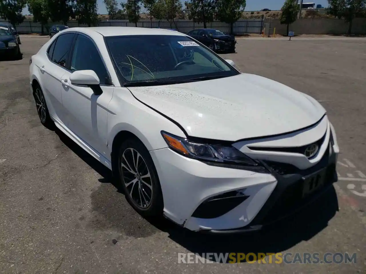 1 Photograph of a damaged car 4T1M11AKXLU881643 TOYOTA CAMRY 2020