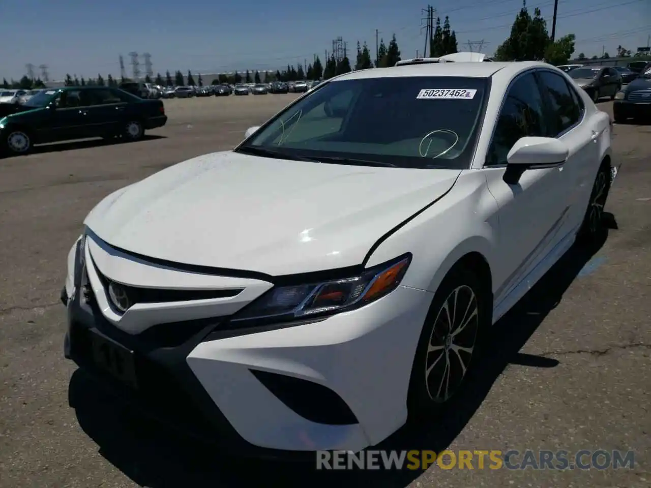 2 Photograph of a damaged car 4T1M11AKXLU881643 TOYOTA CAMRY 2020