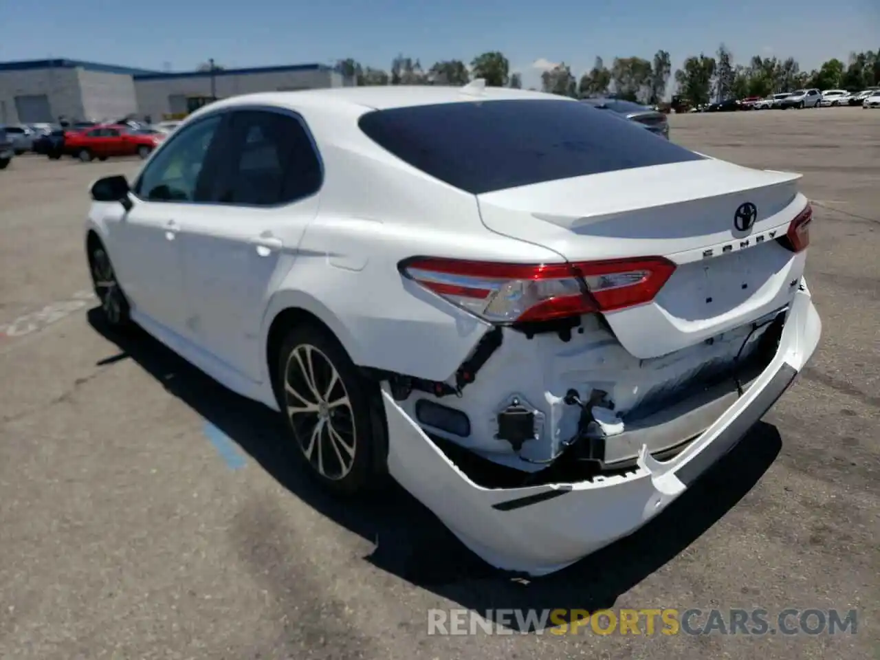 3 Photograph of a damaged car 4T1M11AKXLU881643 TOYOTA CAMRY 2020