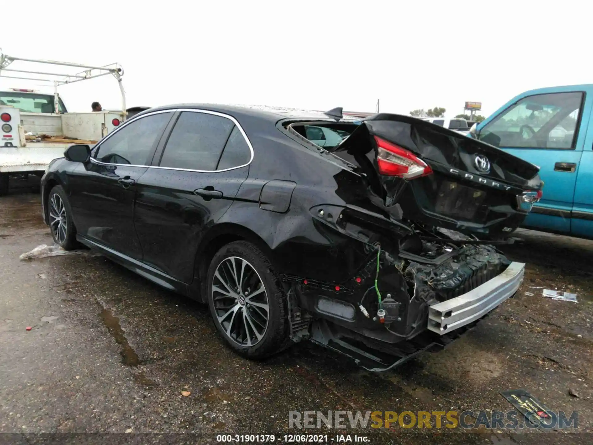 3 Photograph of a damaged car 4T1M11AKXLU882520 TOYOTA CAMRY 2020