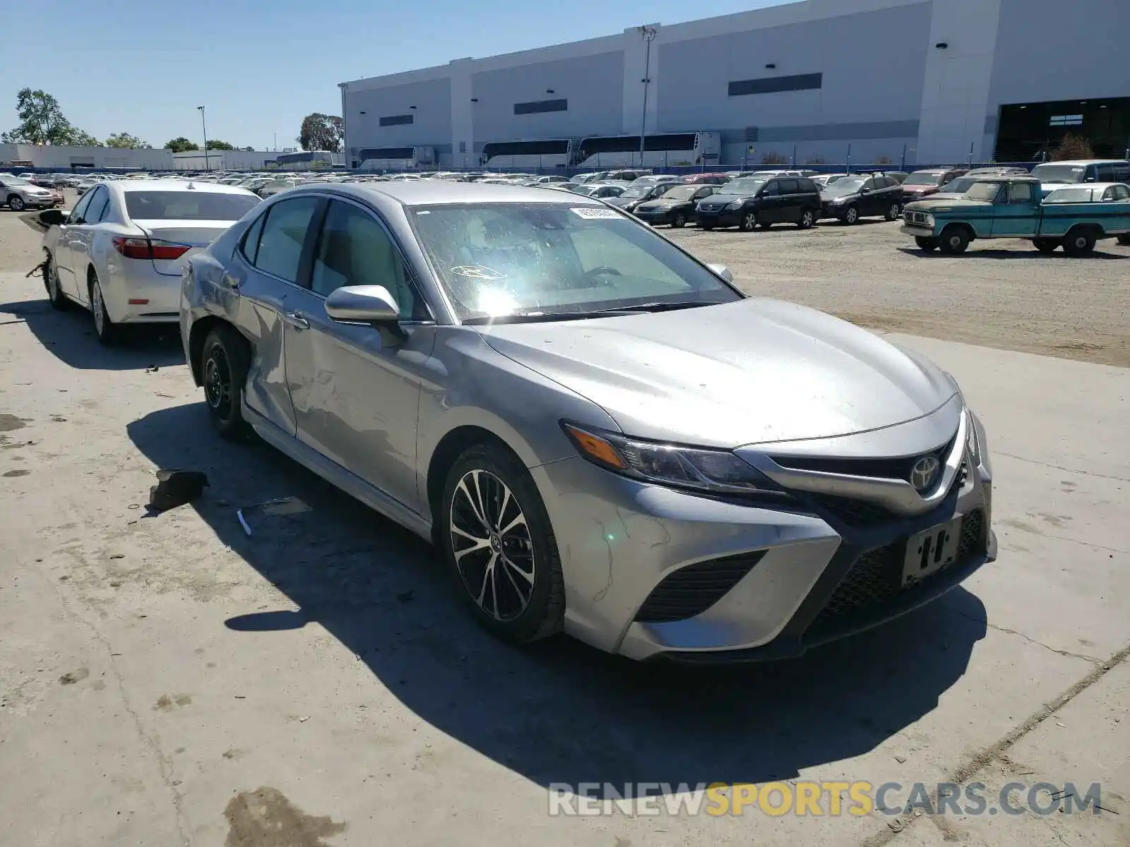 1 Photograph of a damaged car 4T1M11AKXLU913149 TOYOTA CAMRY 2020