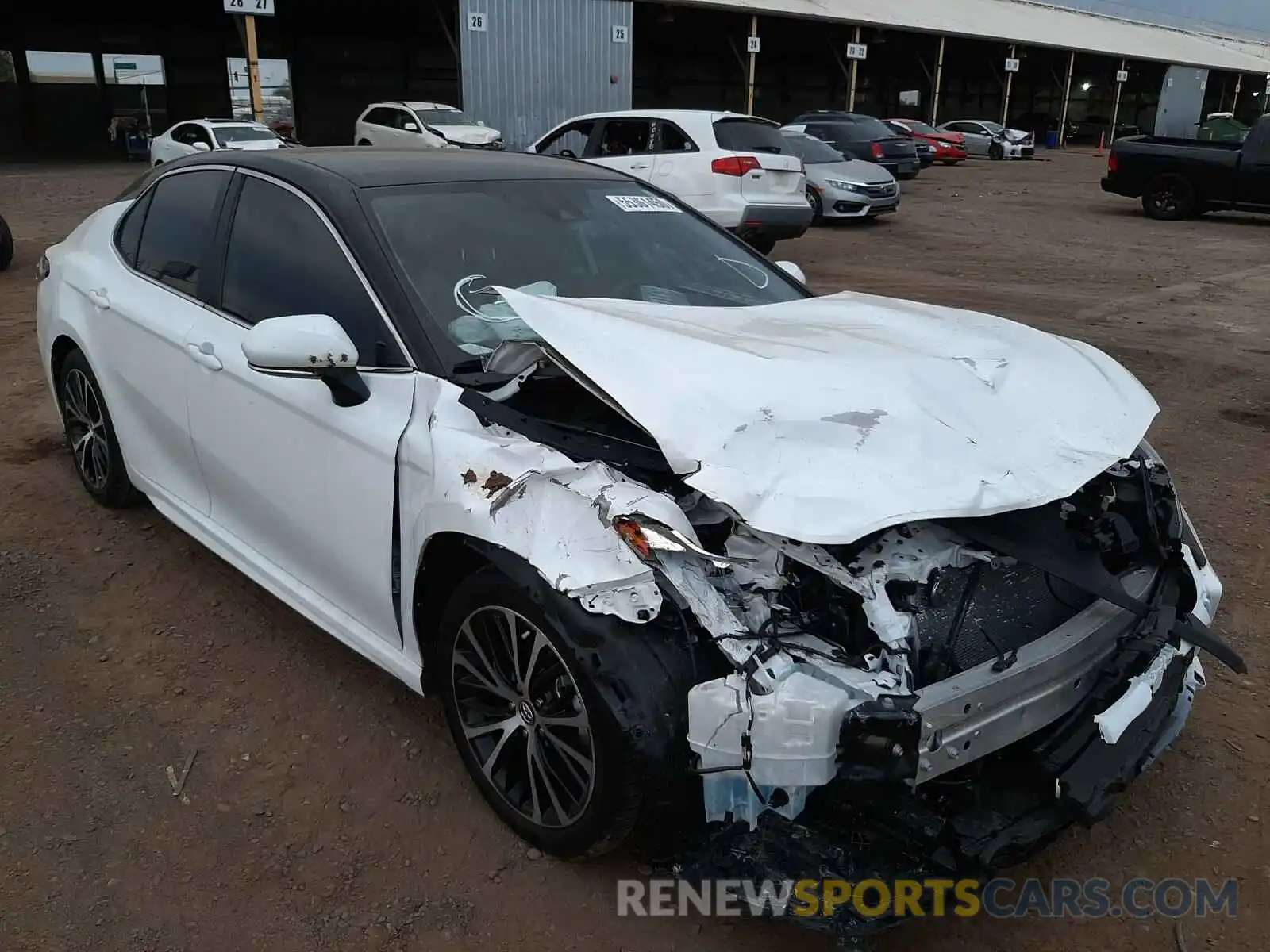 1 Photograph of a damaged car 4T1M11AKXLU921784 TOYOTA CAMRY 2020