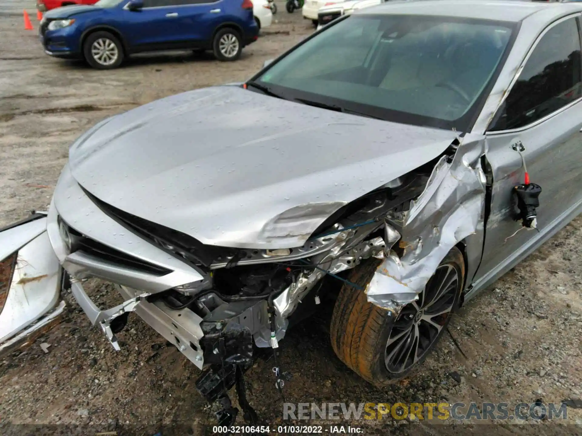 6 Photograph of a damaged car 4T1M11AKXLU957569 TOYOTA CAMRY 2020