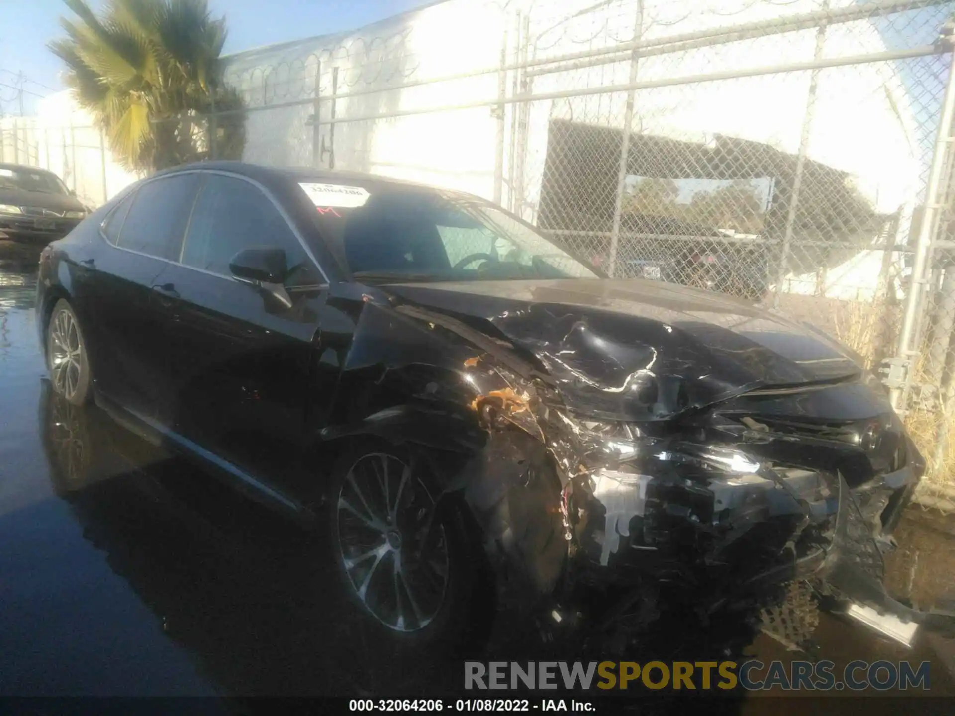 1 Photograph of a damaged car 4T1M11AKXLU965316 TOYOTA CAMRY 2020