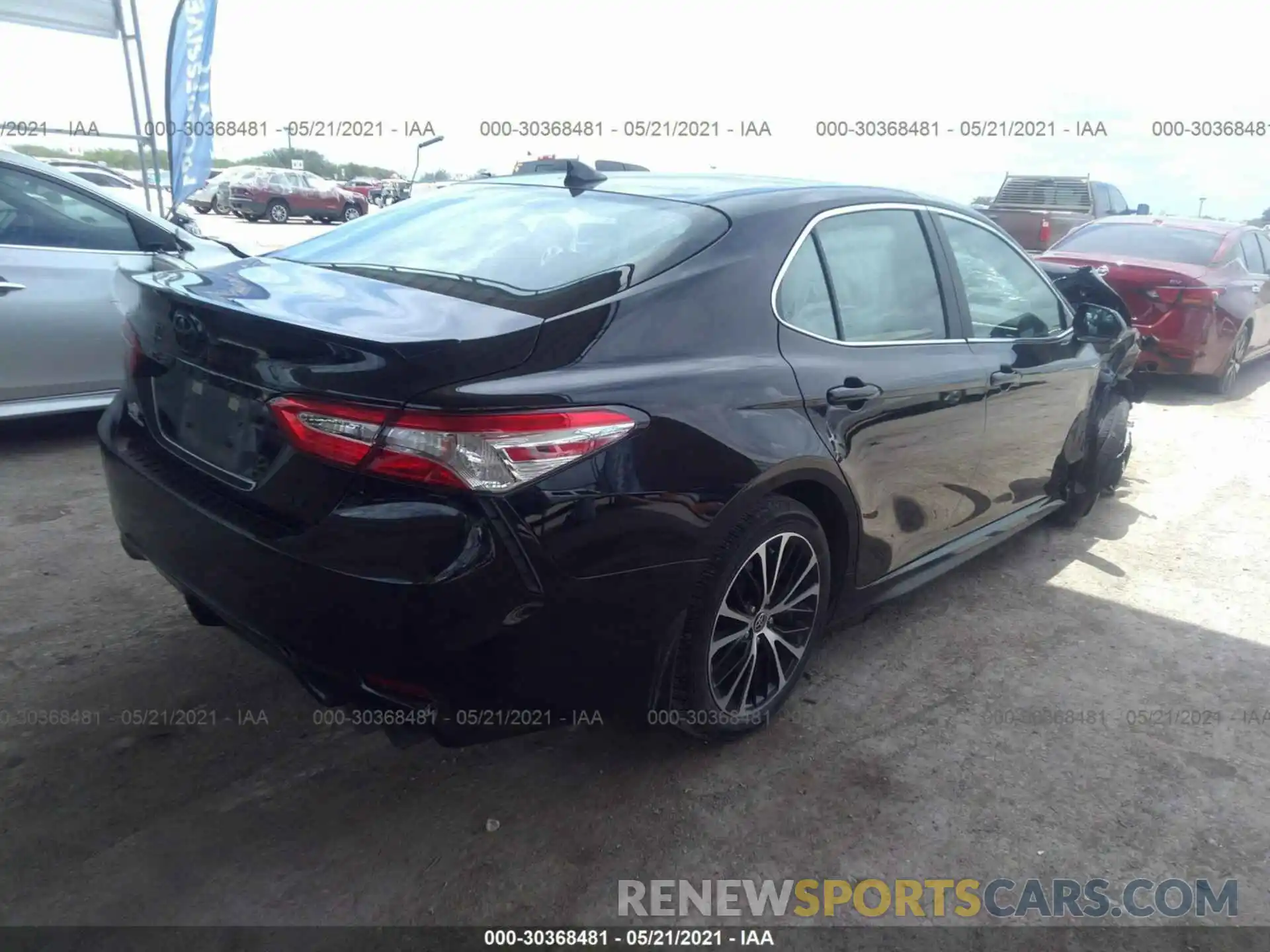 4 Photograph of a damaged car 4T1M11AKXLU972105 TOYOTA CAMRY 2020