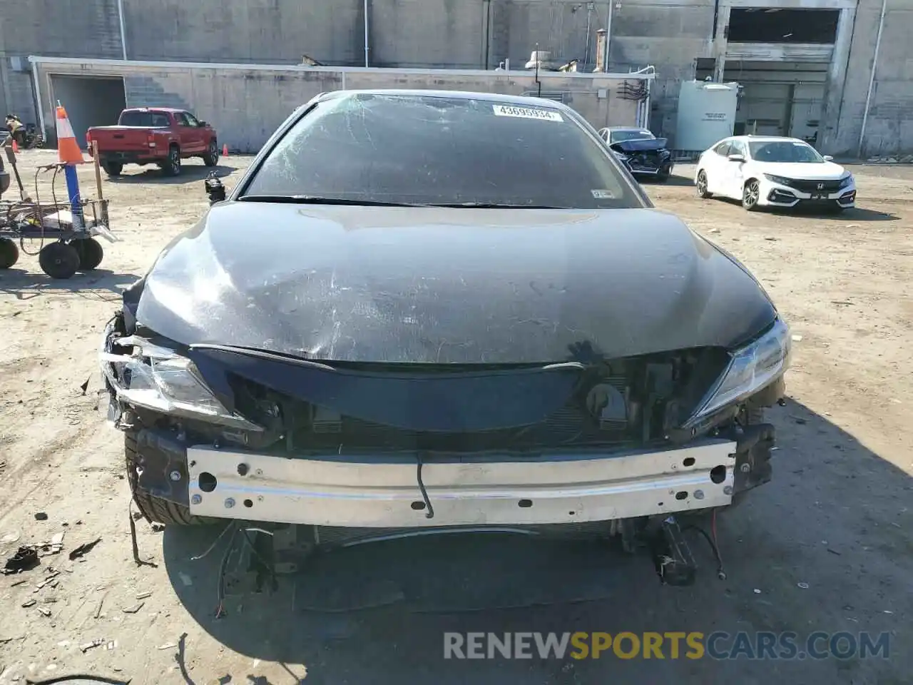 5 Photograph of a damaged car 4T1M11AKXLU998994 TOYOTA CAMRY 2020