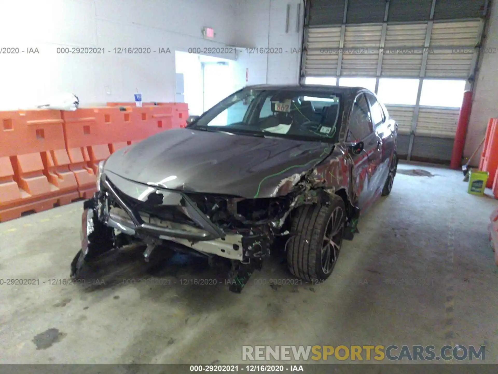 6 Photograph of a damaged car 4T1M11BK0LU005341 TOYOTA CAMRY 2020