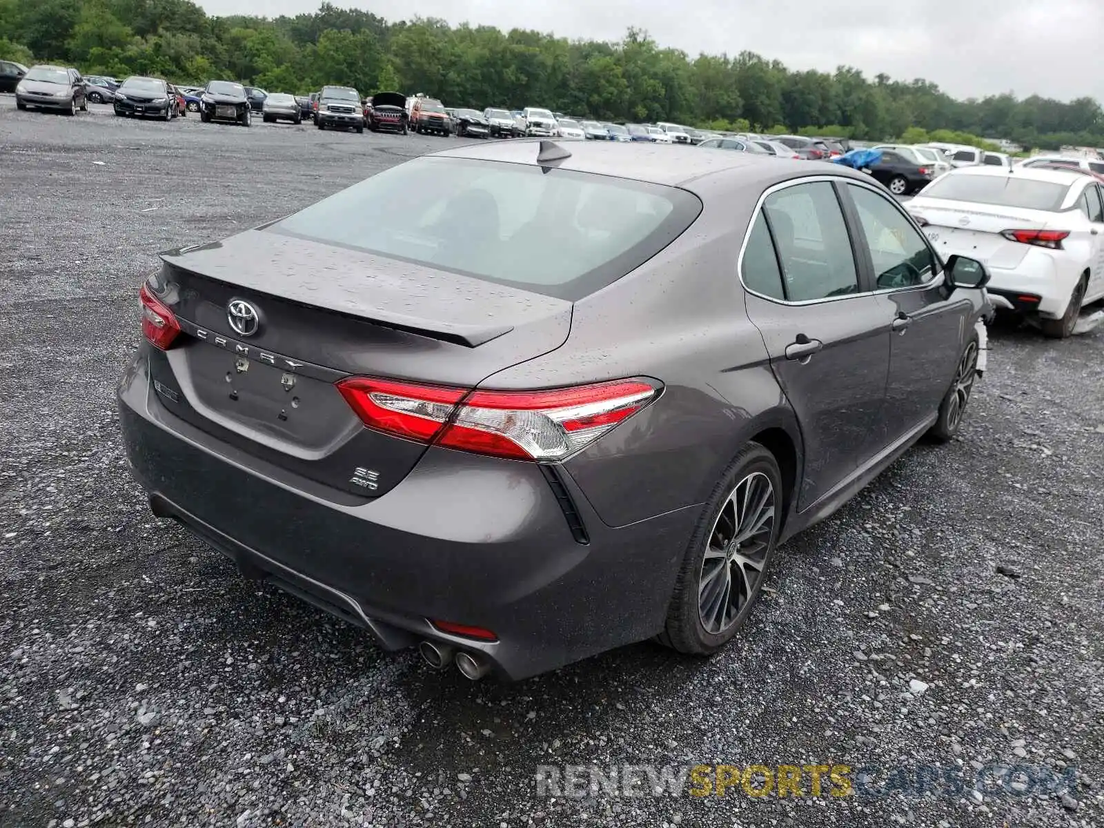 4 Photograph of a damaged car 4T1M11BK0LU018607 TOYOTA CAMRY 2020