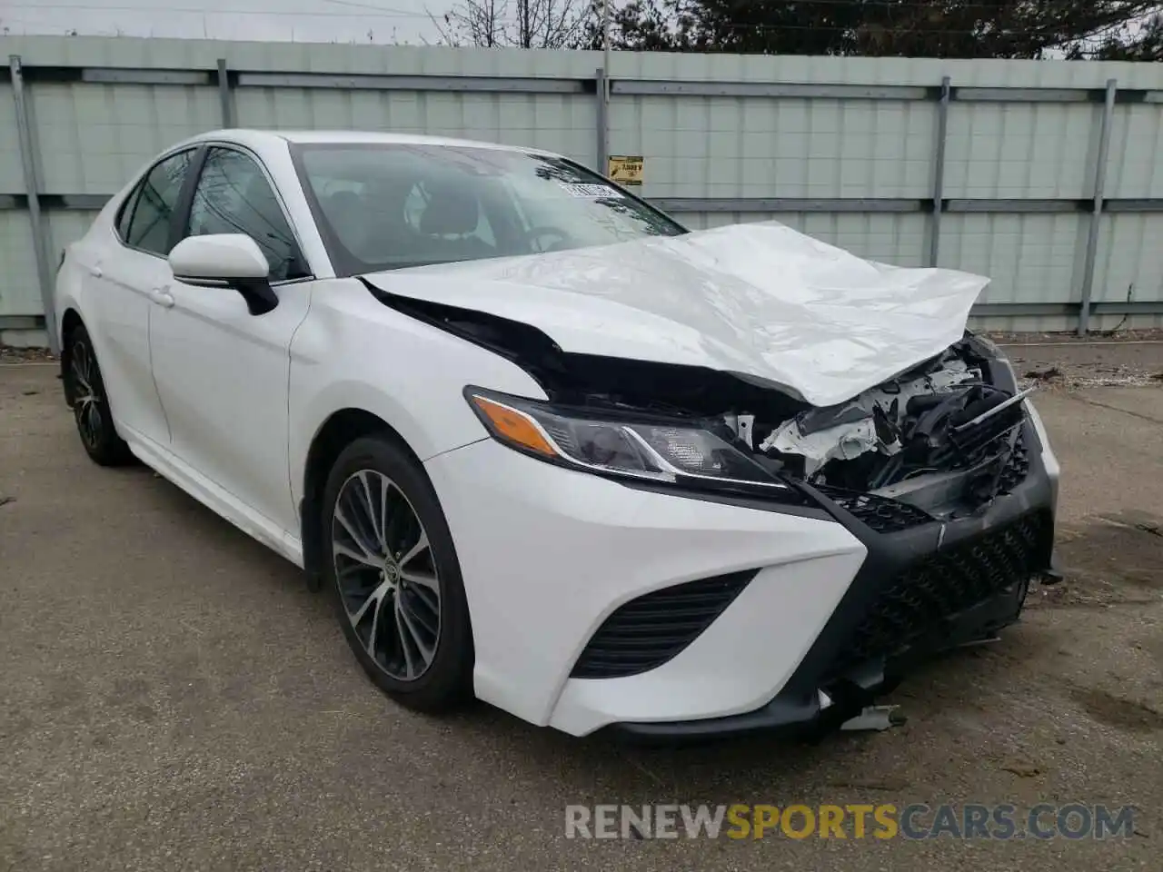 1 Photograph of a damaged car 4T1M11BK1LU015151 TOYOTA CAMRY 2020