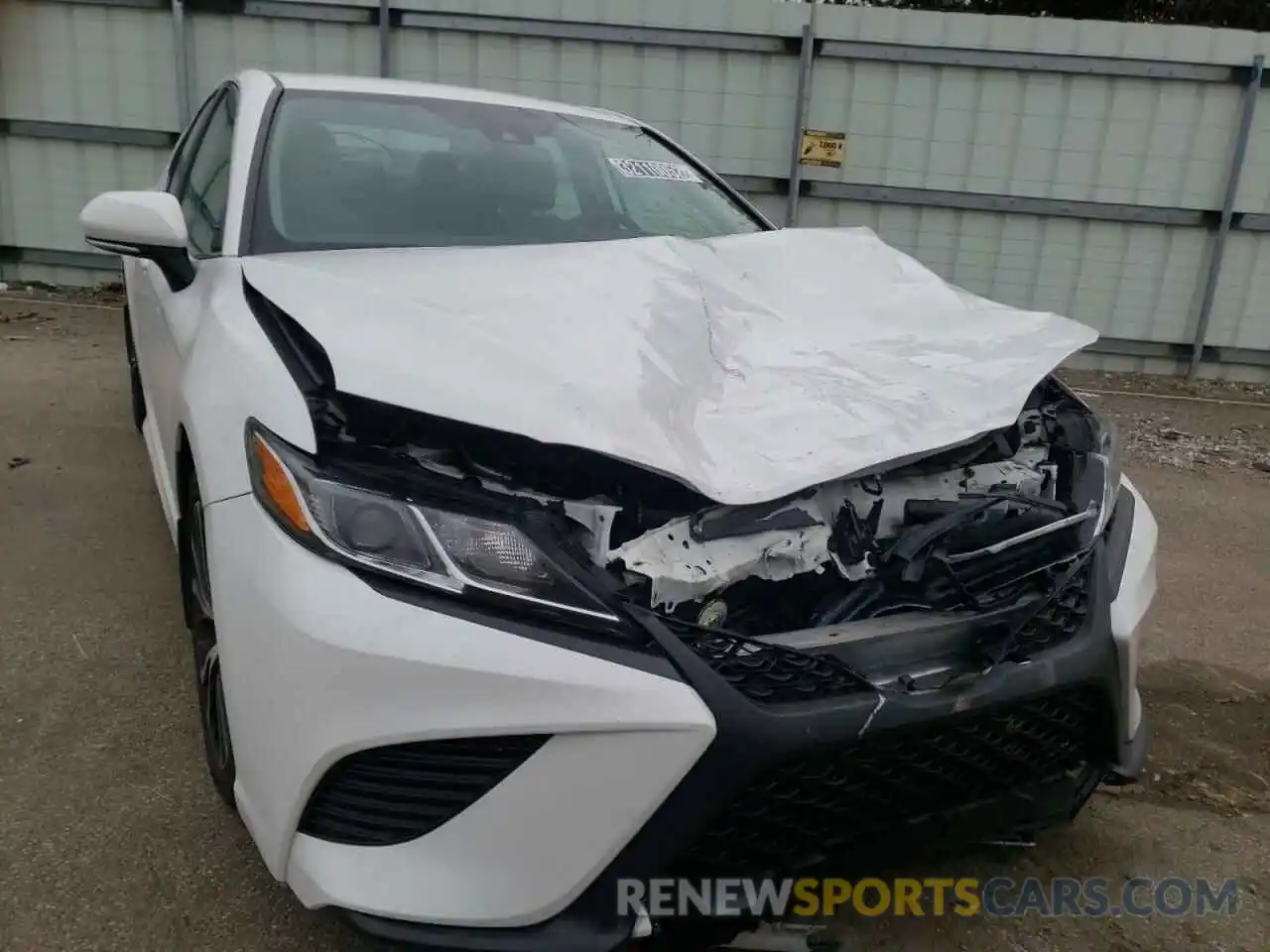 9 Photograph of a damaged car 4T1M11BK1LU015151 TOYOTA CAMRY 2020