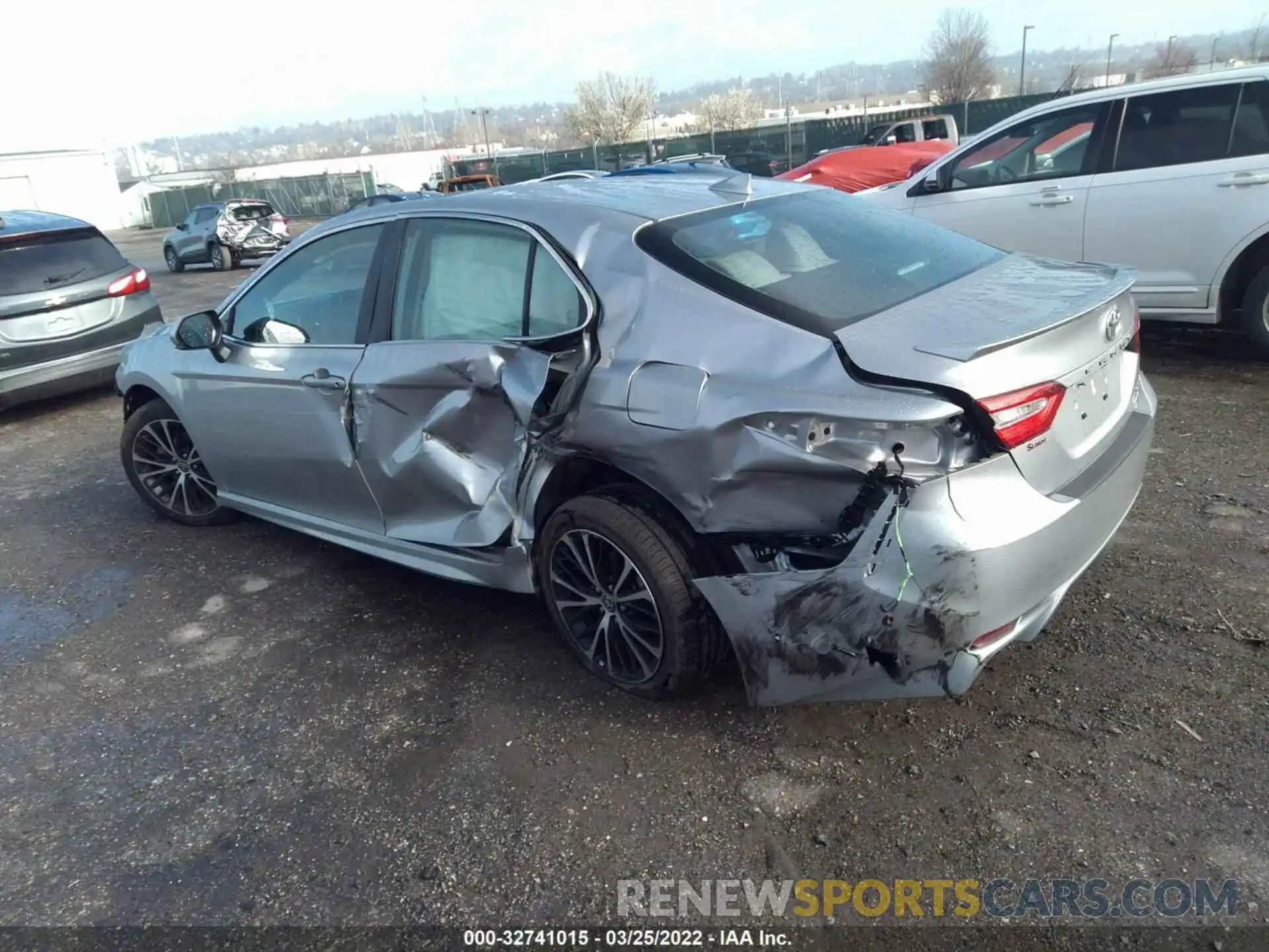 3 Photograph of a damaged car 4T1M11BK2LU010315 TOYOTA CAMRY 2020