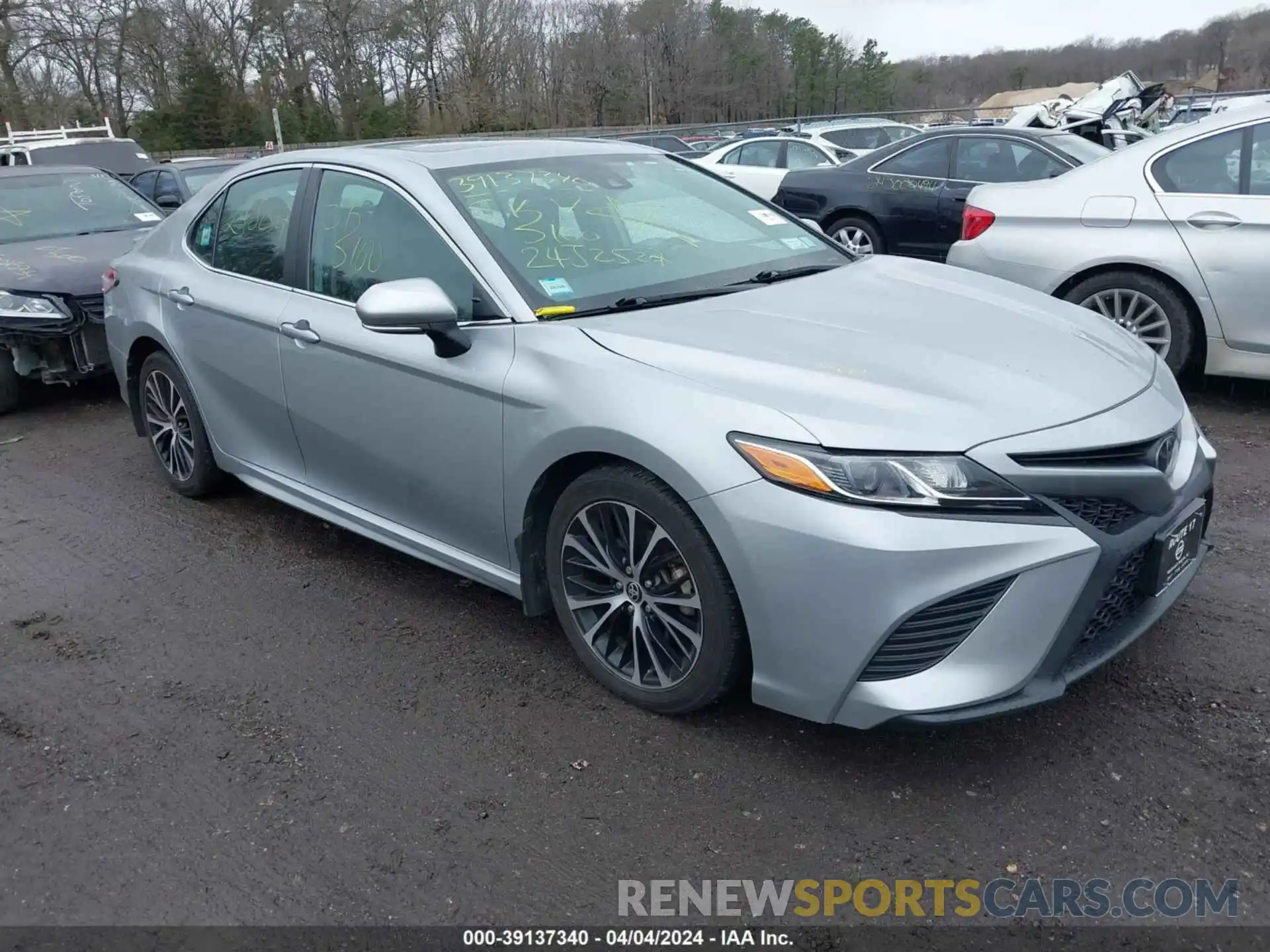 1 Photograph of a damaged car 4T1M11BK3LU005950 TOYOTA CAMRY 2020