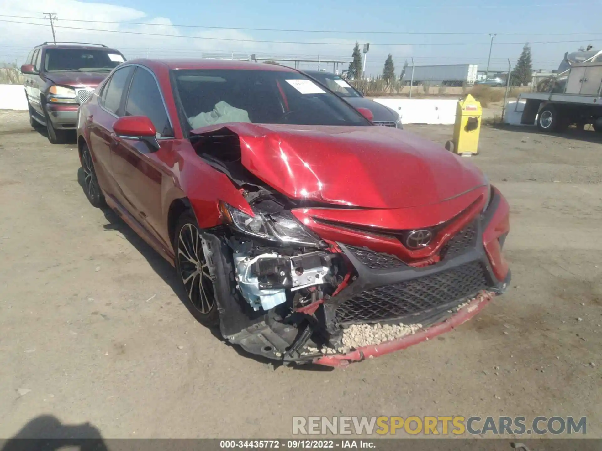 1 Photograph of a damaged car 4T1M11BK3LU006290 TOYOTA CAMRY 2020