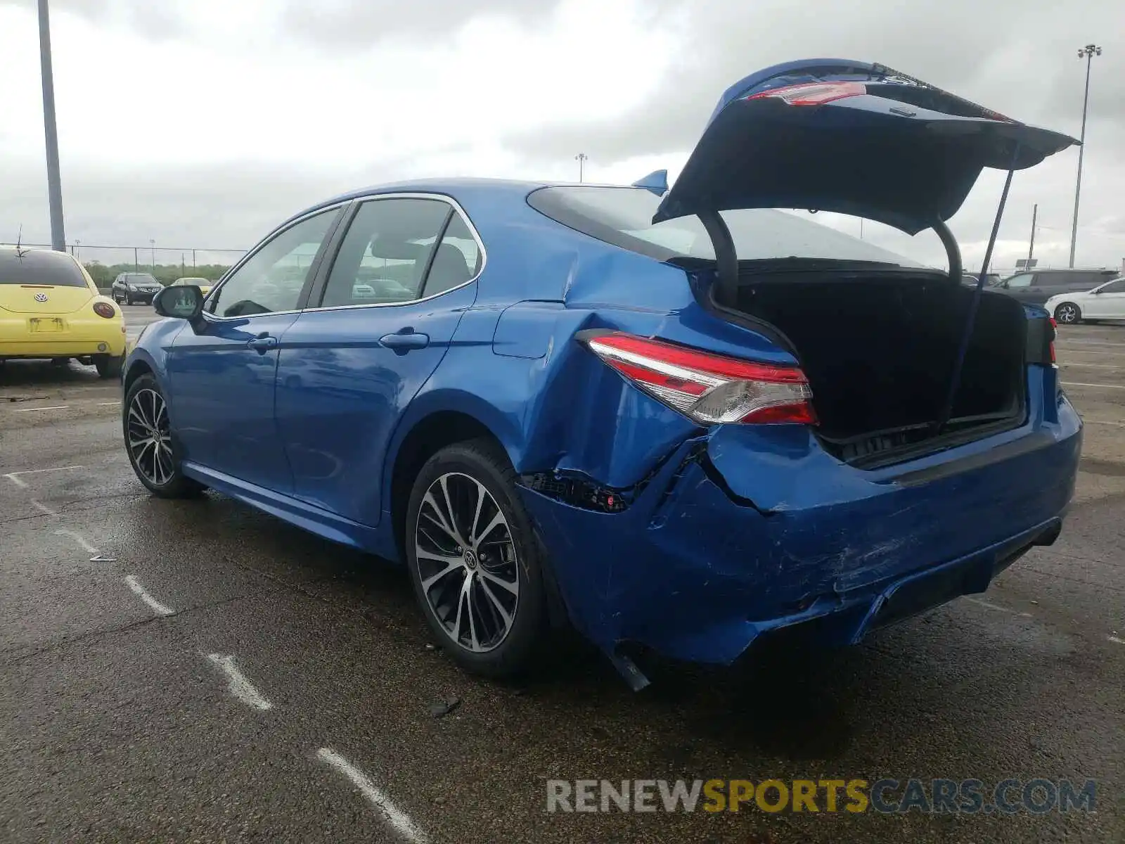 3 Photograph of a damaged car 4T1M11BK3LU011005 TOYOTA CAMRY 2020