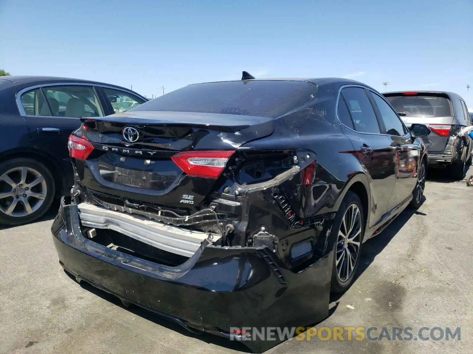 4 Photograph of a damaged car 4T1M11BK4LU014690 TOYOTA CAMRY 2020