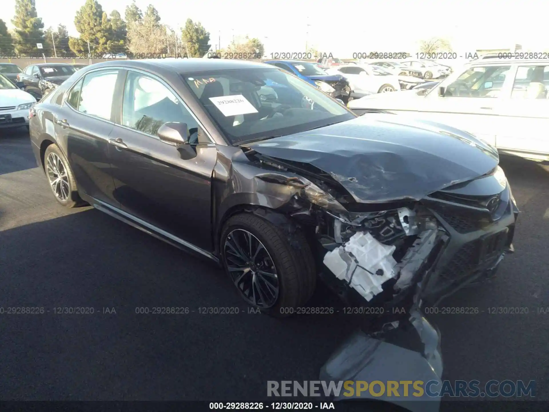 1 Photograph of a damaged car 4T1M11BK6LU013802 TOYOTA CAMRY 2020