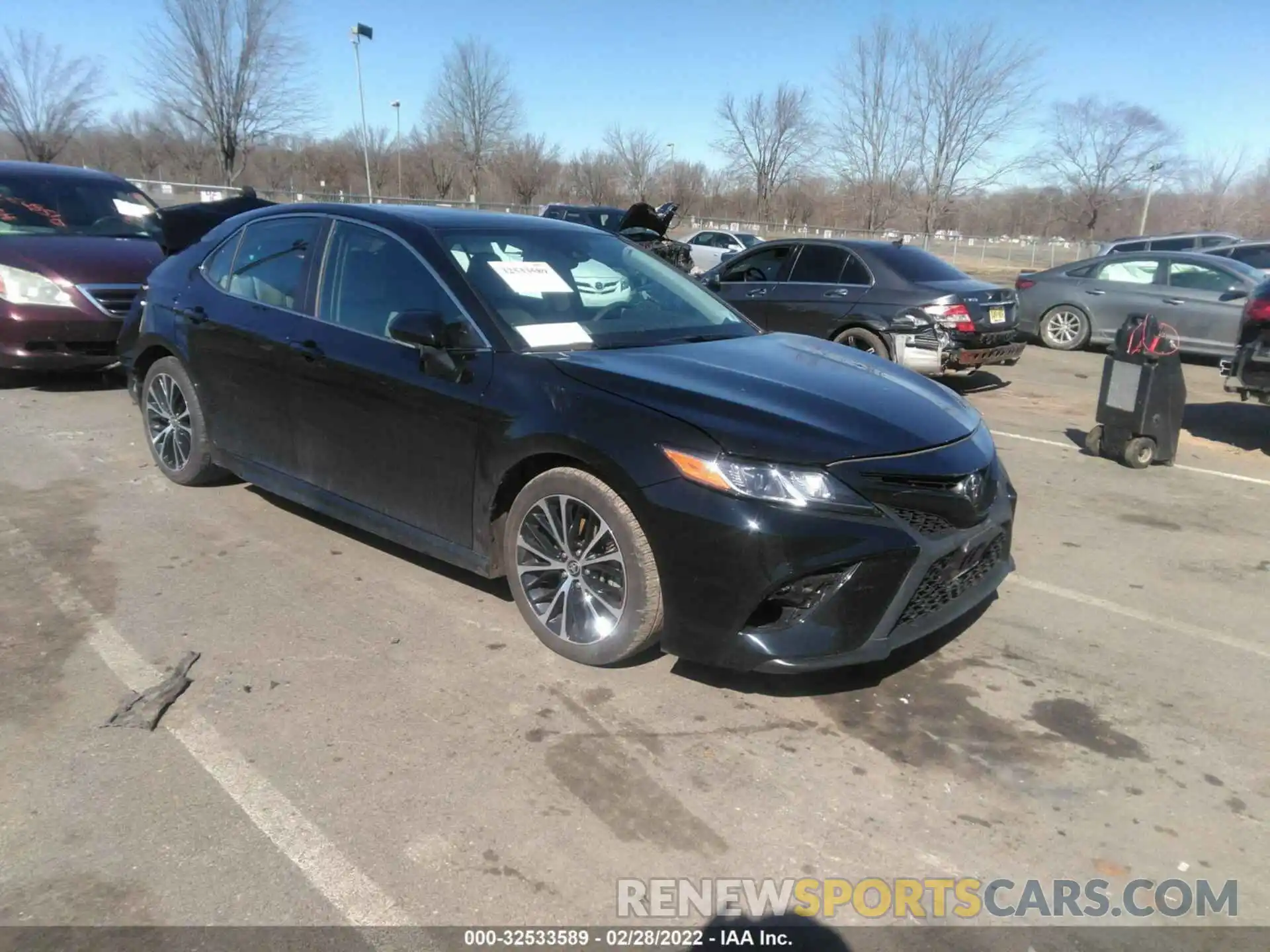 1 Photograph of a damaged car 4T1M11BK8LU008262 TOYOTA CAMRY 2020