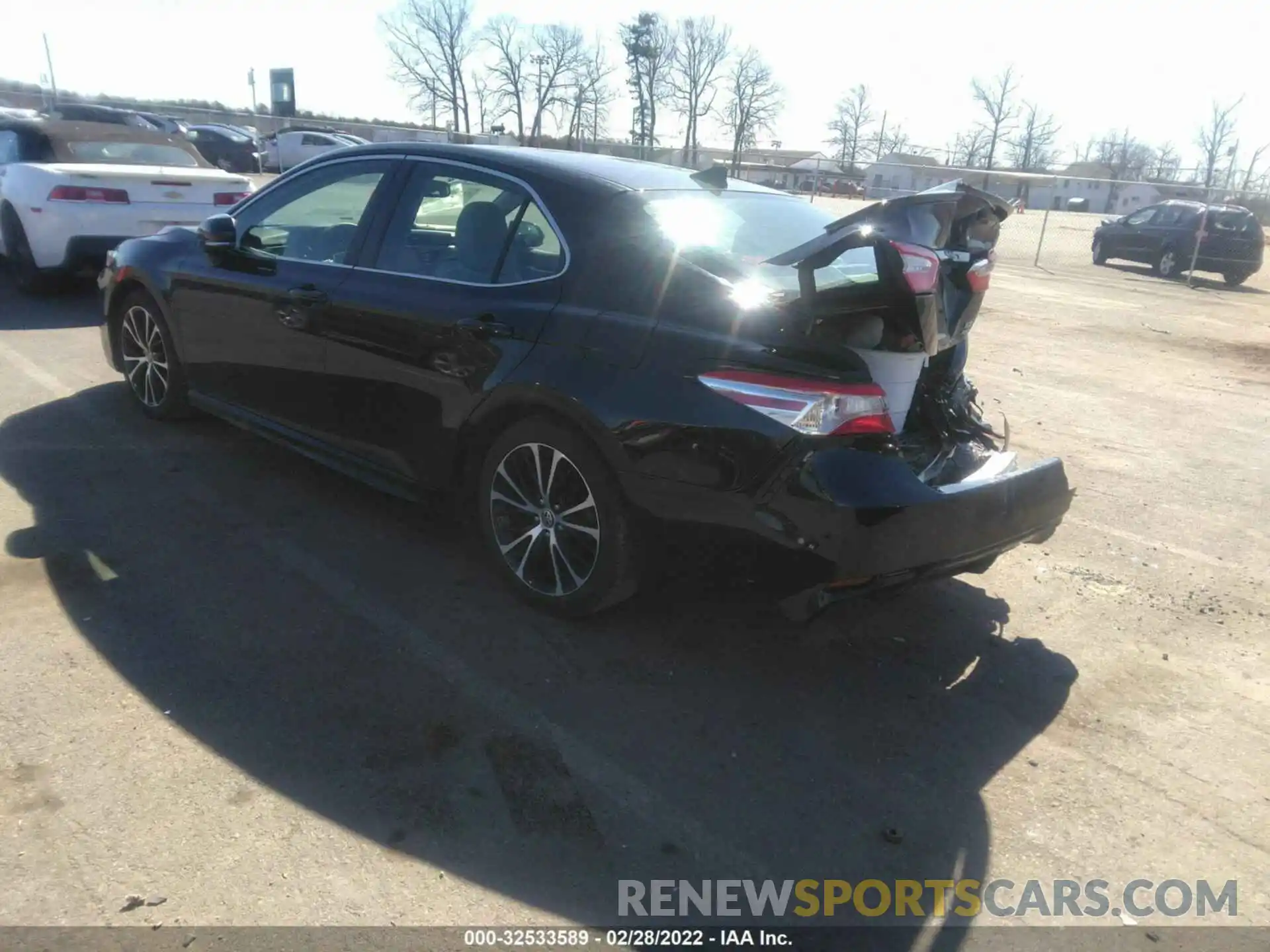 3 Photograph of a damaged car 4T1M11BK8LU008262 TOYOTA CAMRY 2020