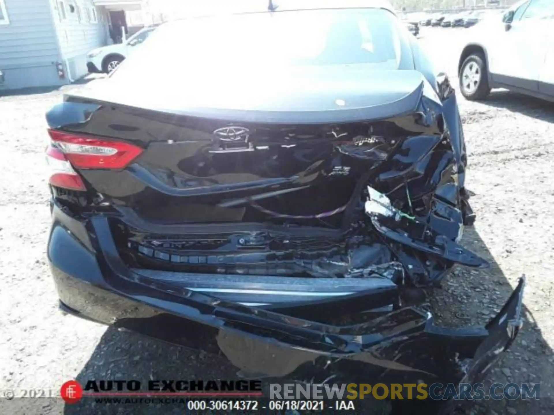 6 Photograph of a damaged car 4T1M11BK8LU014465 TOYOTA CAMRY 2020