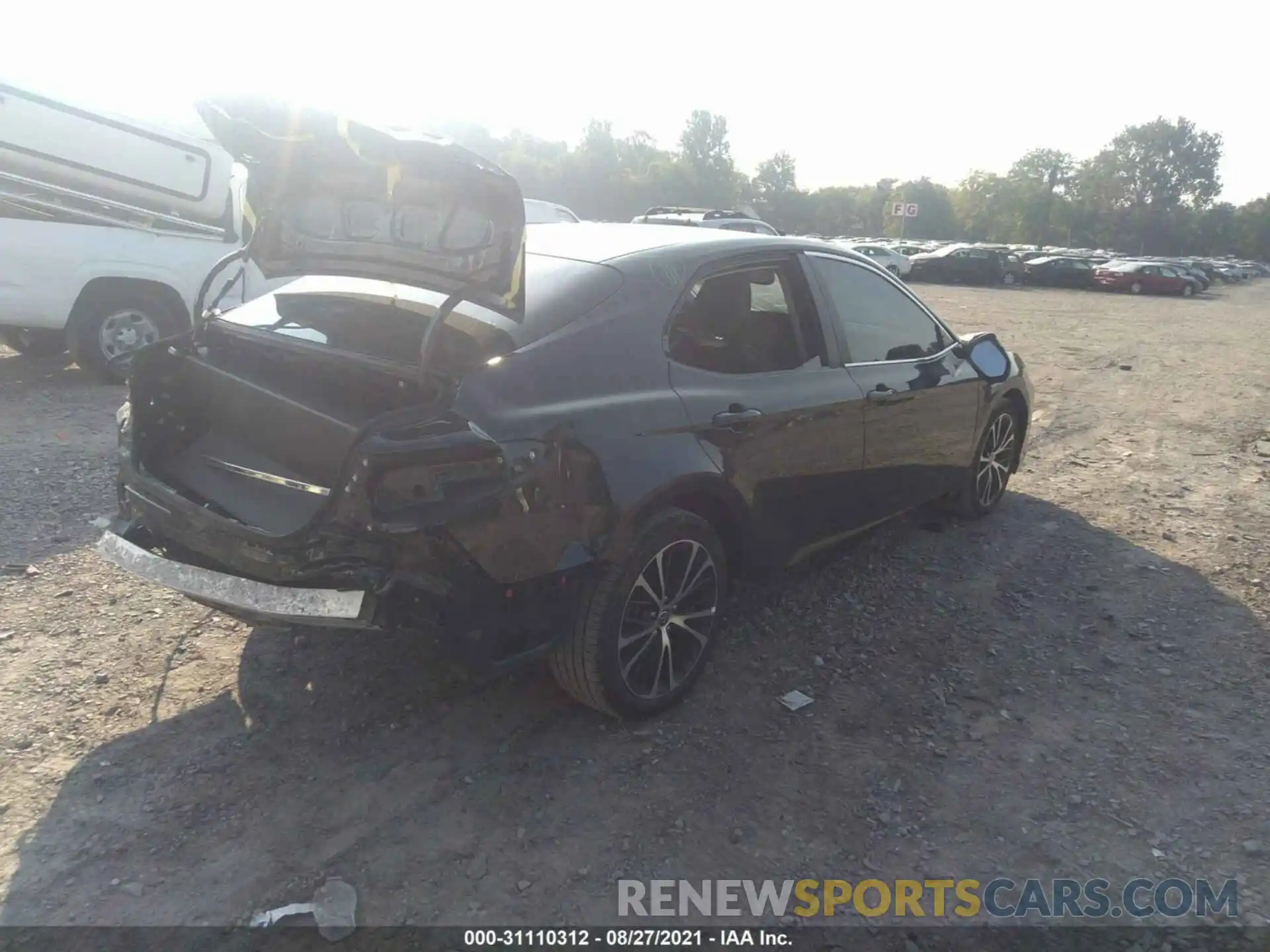 4 Photograph of a damaged car 4T1M11BKXLU008067 TOYOTA CAMRY 2020