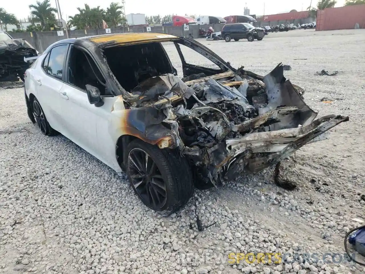 1 Photograph of a damaged car 4T1NZ1AK0LU041223 TOYOTA CAMRY 2020