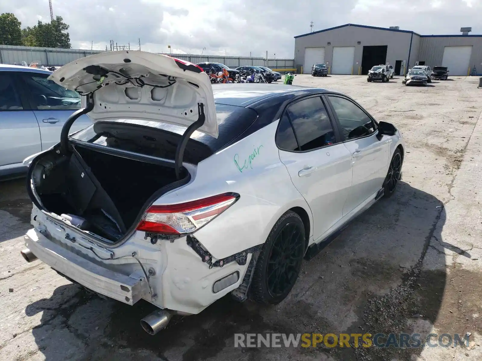 4 Photograph of a damaged car 4T1NZ1AK0LU041884 TOYOTA CAMRY 2020