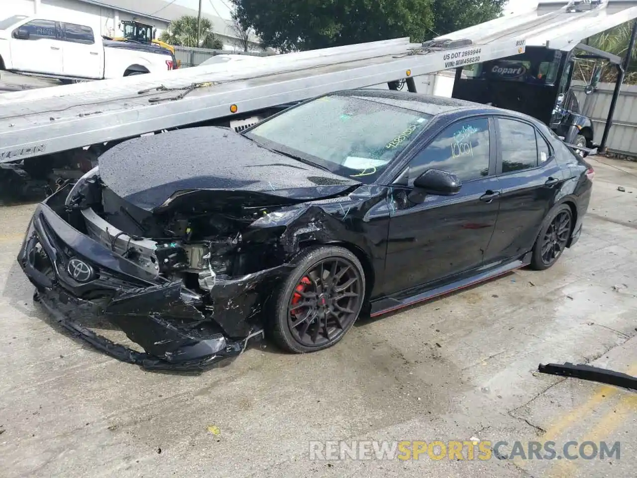 2 Photograph of a damaged car 4T1NZ1AK0LU046664 TOYOTA CAMRY 2020