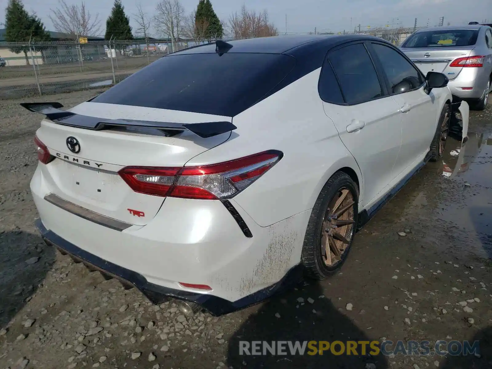 4 Photograph of a damaged car 4T1NZ1AK2LU037786 TOYOTA CAMRY 2020