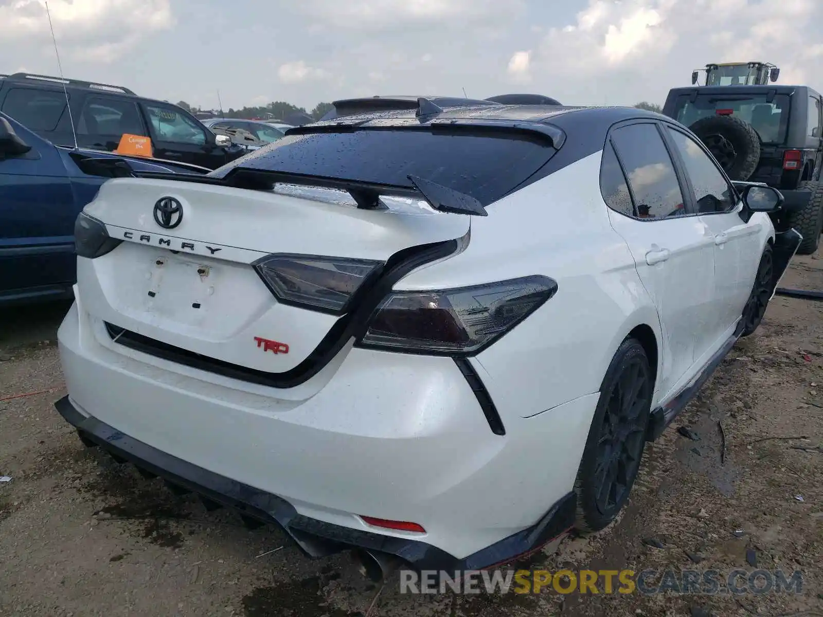 4 Photograph of a damaged car 4T1NZ1AK2LU046777 TOYOTA CAMRY 2020