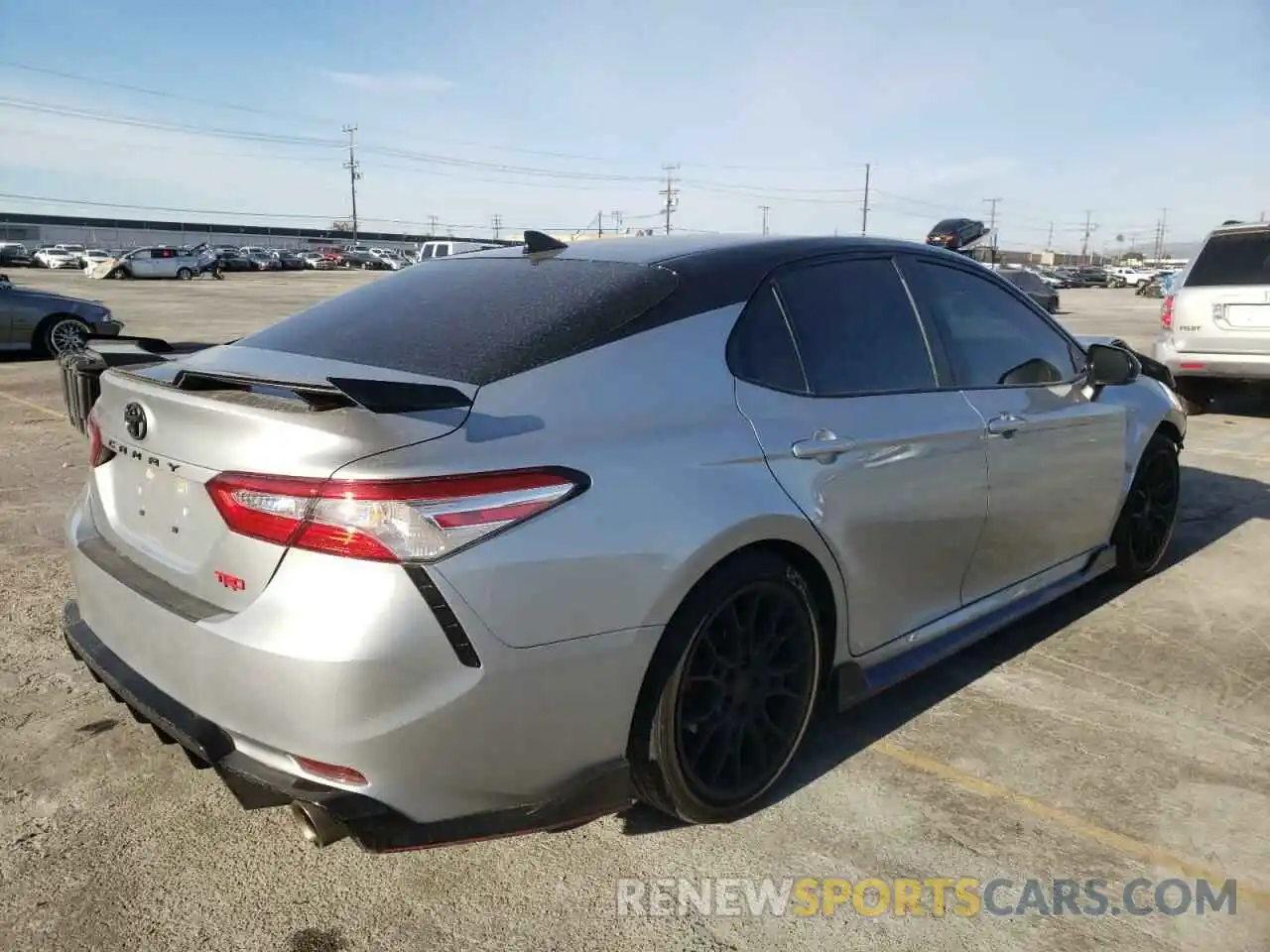 4 Photograph of a damaged car 4T1NZ1AK3LU038025 TOYOTA CAMRY 2020