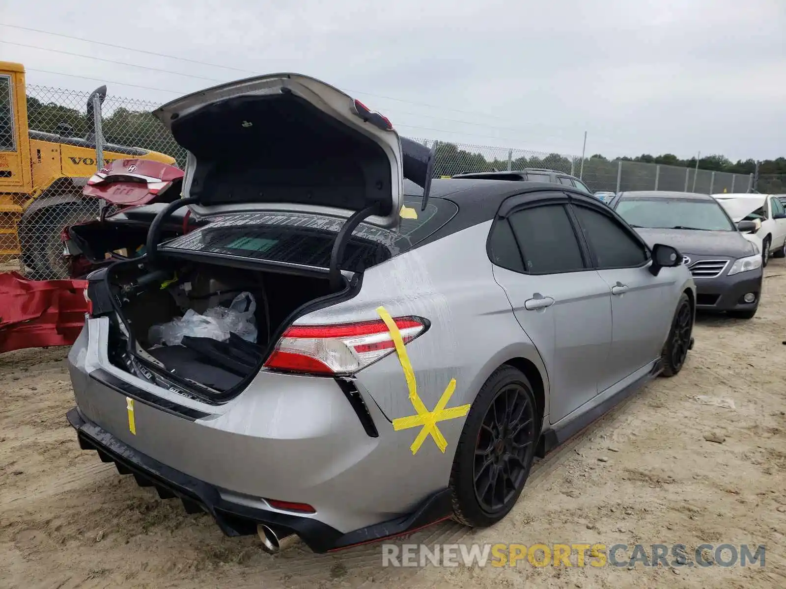 4 Photograph of a damaged car 4T1NZ1AK3LU038140 TOYOTA CAMRY 2020