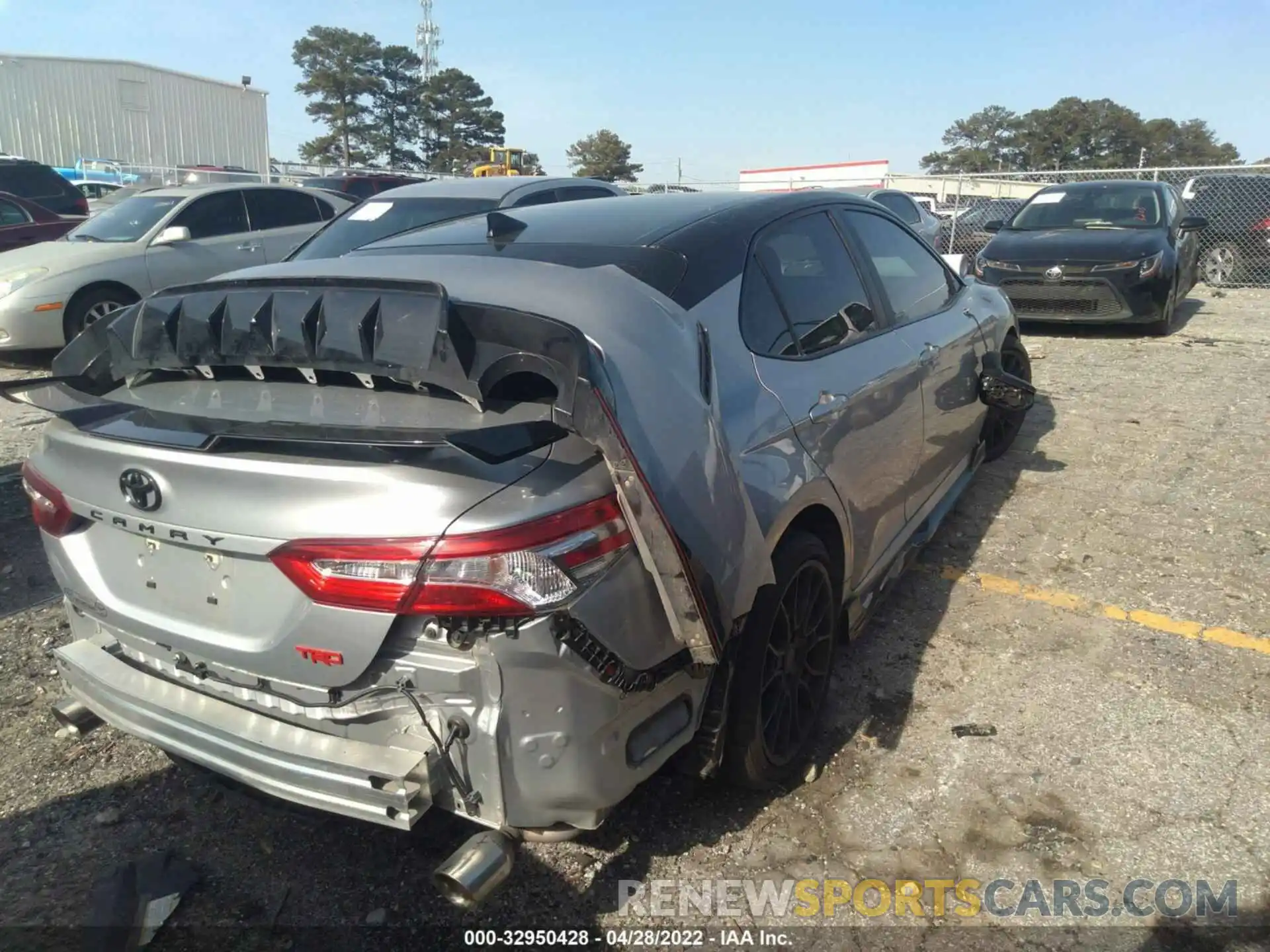 4 Photograph of a damaged car 4T1NZ1AK3LU043614 TOYOTA CAMRY 2020