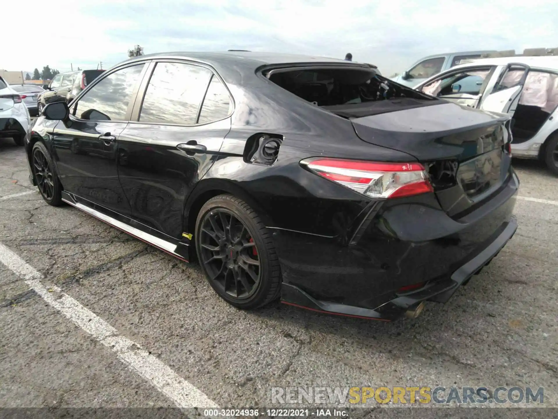 3 Photograph of a damaged car 4T1NZ1AK4LU033190 TOYOTA CAMRY 2020