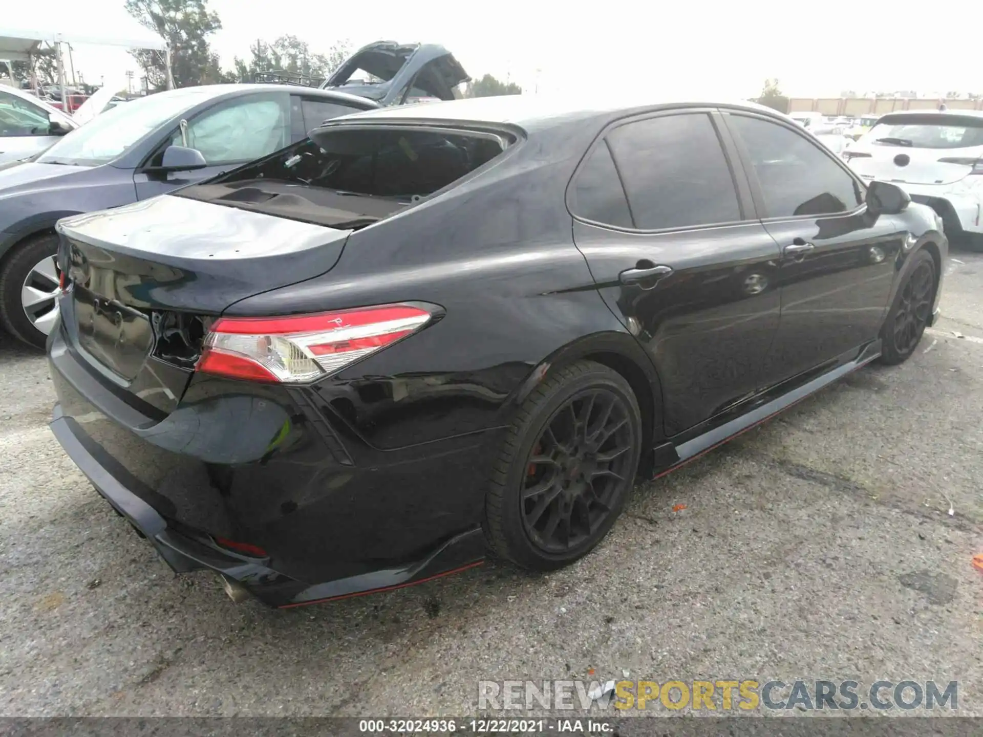 4 Photograph of a damaged car 4T1NZ1AK4LU033190 TOYOTA CAMRY 2020