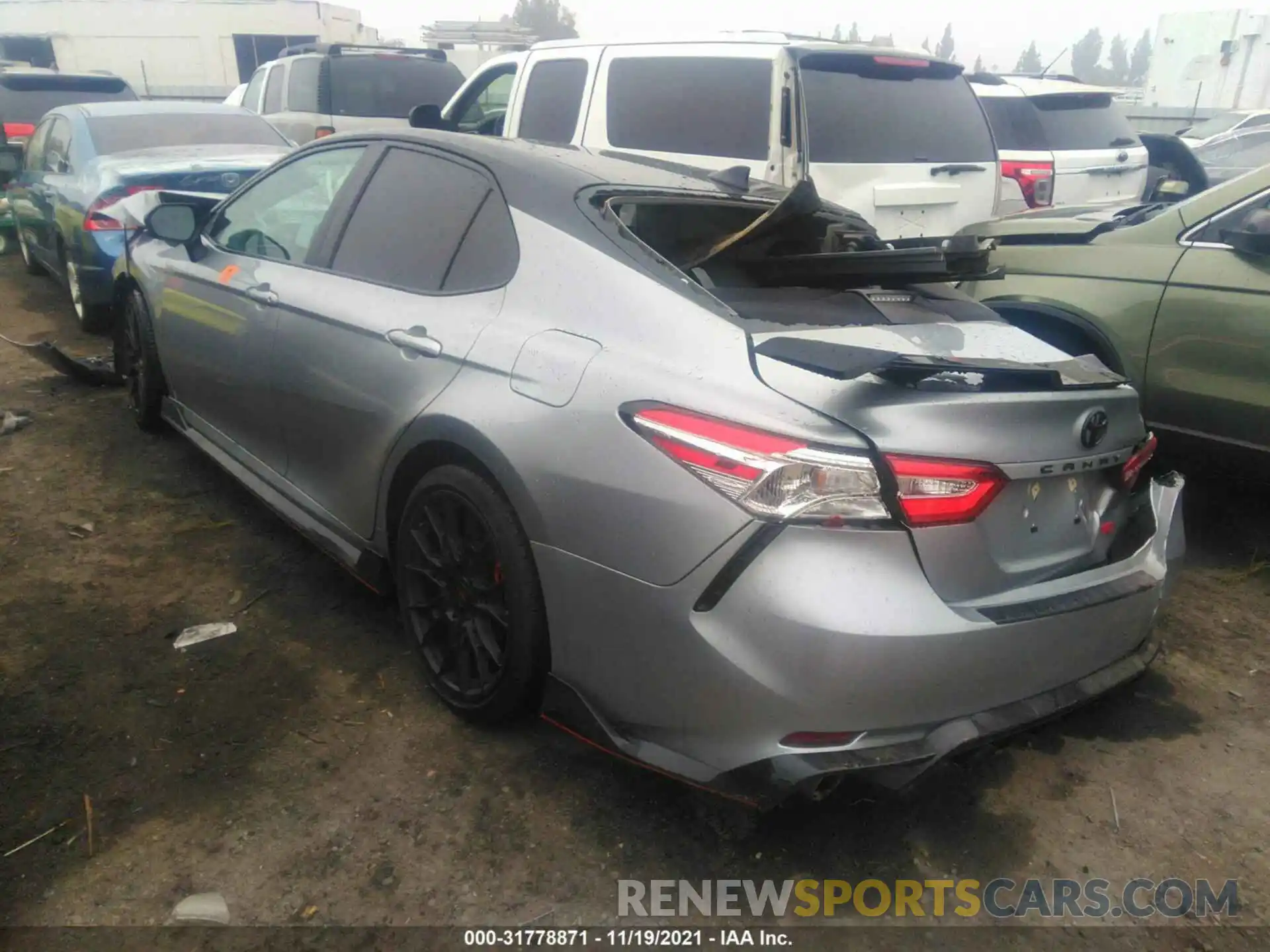 3 Photograph of a damaged car 4T1NZ1AK4LU033366 TOYOTA CAMRY 2020