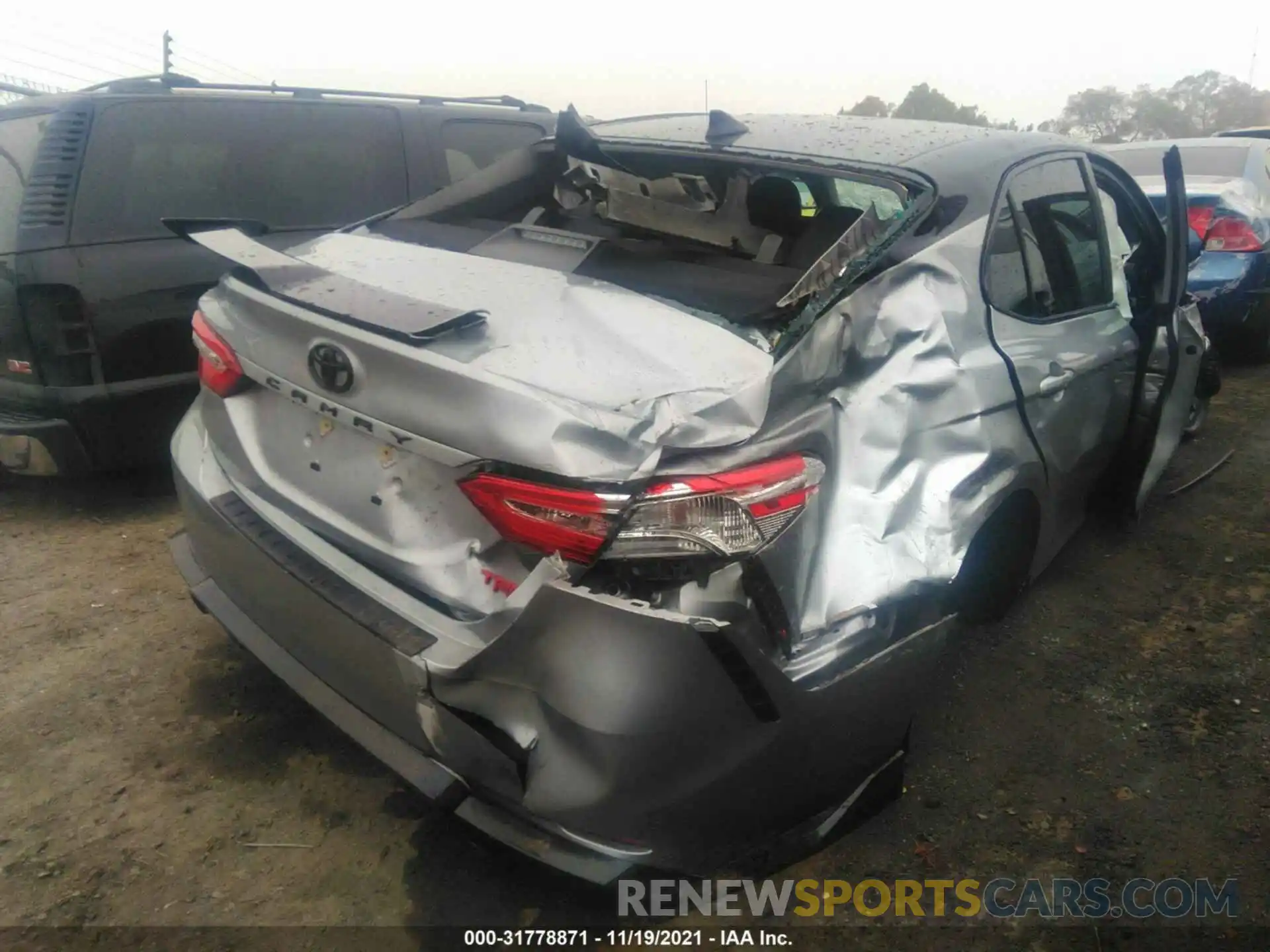 4 Photograph of a damaged car 4T1NZ1AK4LU033366 TOYOTA CAMRY 2020