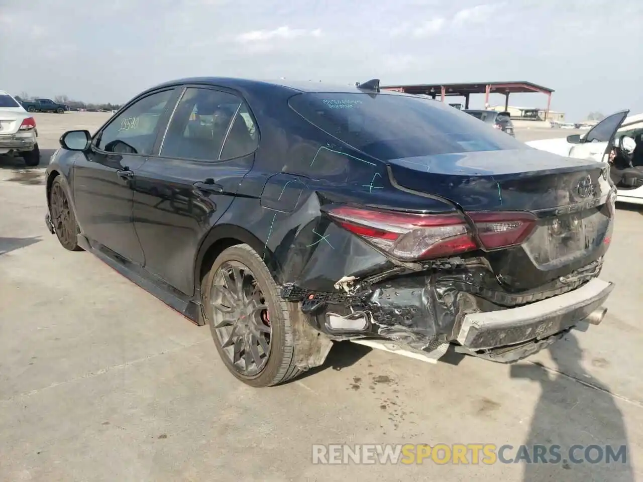 3 Photograph of a damaged car 4T1NZ1AK4LU035361 TOYOTA CAMRY 2020