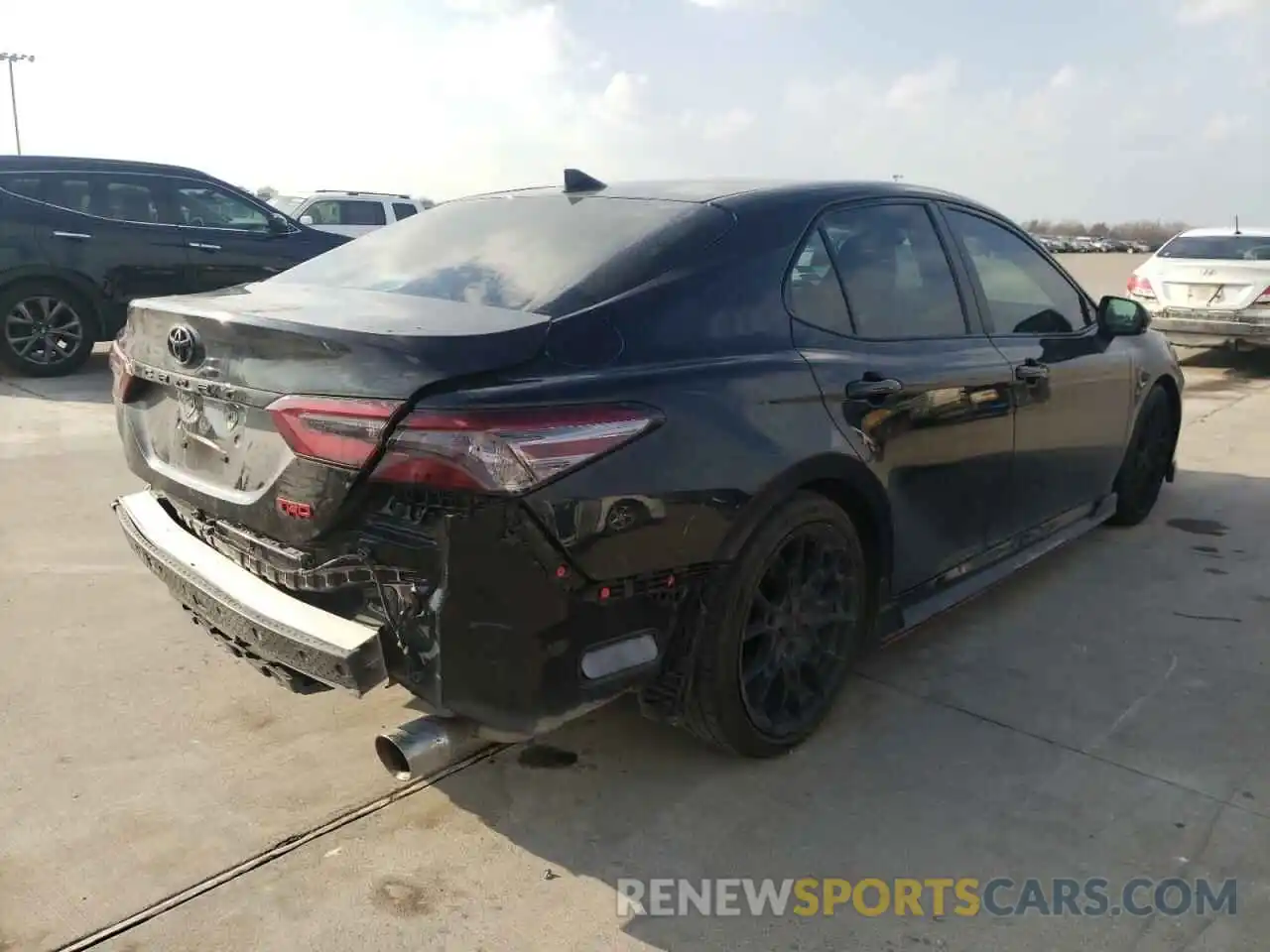 4 Photograph of a damaged car 4T1NZ1AK4LU035361 TOYOTA CAMRY 2020