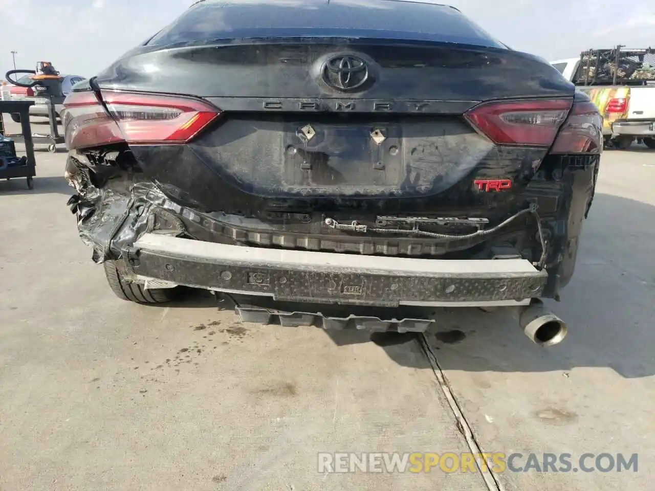 9 Photograph of a damaged car 4T1NZ1AK4LU035361 TOYOTA CAMRY 2020